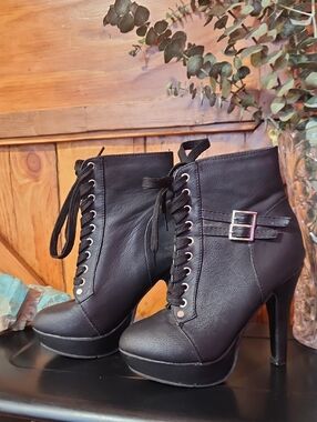 Women's Black Lace-Up Platform Ankle Boots with Buckle Accent
